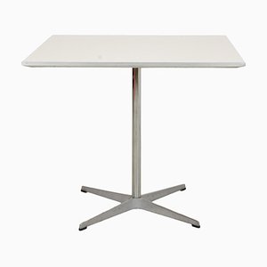 Weißer Quadratischer Cafétisch von Arne Jacobsen für Fritz Hansen