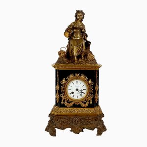 Pendule Style Louis XVI en Marbre et Bronze, Début du 19ème Siècle