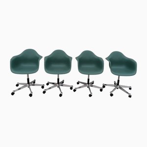 Fauteuil Pacc en Plastique par Charles & Ray Eames pour Vitra, 2000s, Set de 4