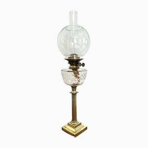 Lámpara de aceite victoriana de latón, década de 1880