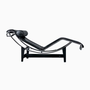 Vintage LC4 Lounge Chair in Balck Leather by Le Corbusier & Pierre Jeanneret for Cassina, 1980s