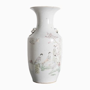 Chinesische Porzellanvase mit Damen im Garten, 1890er