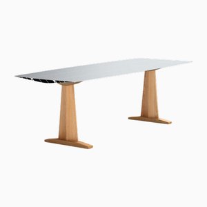 Esstisch mit silberner Tischplatte mit Holzbockbeinen von BD Barcelona