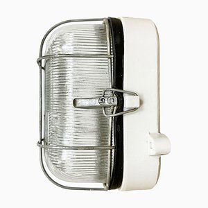 Weiße Industrielle Käfigwandlampe aus Porzellan mit Riffelglas, 1970er