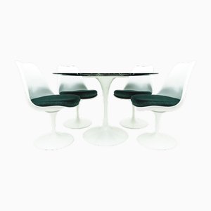 White Tulip Verdi Alpi Marble Topped Table with Matching 151 Tulip Chairs by Eero Saarinen for Knoll International, 1980s, Set of 5