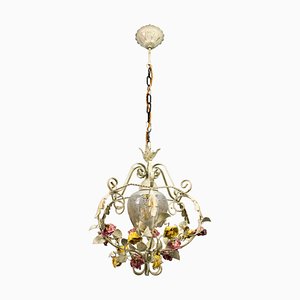 Lámpara de araña Hollywood Regency de metal y vidrio con rosas de porcelana, años 70