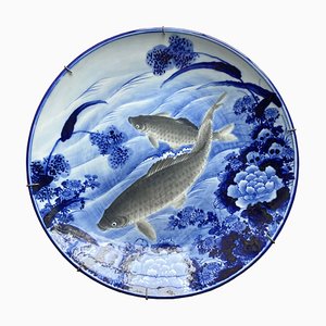Grande Assiette Carpe en Porcelaine Bleue et Blanche, Japon, 1880s
