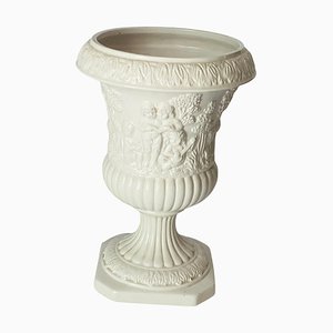 Vase Urne en Porcelaine Blanche en Porcelaine émaillée attribué à Bassano, Italie, 1930s