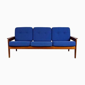 Sofá de tres plazas escandinavo moderno de teca y tela azul atribuido a AW Iversen para Komfort, años 60