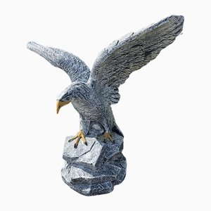 Figura de águila de piedra vintage