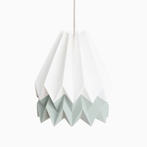 Lampada Origami Plus Polar White con strisce di salvia fumosa di Orikomi