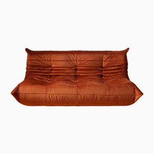 Bernsteinfarbenes Togo 3-Sitzer Sofa aus Samt von Michel Ducaroy für Ligne Roset