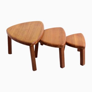 Tavolini brutalisti triangolari in quercia chiara nello stile di Charlotte Perriand, anni '60, set di 3