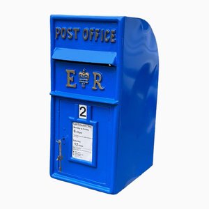 Blauer Vintage Briefkasten