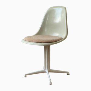 ! Original 1960s Vitra Charles & Ray Eames La Fonda Fiberglass Miller Chair Desk Chair Office Armchair by Charles & Ray Eames