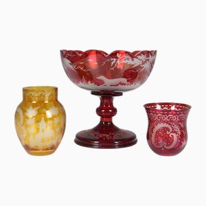 Set di bicchieri in cristallo di Boemia rosso rubino e giallo, fine XIX secolo, set di 3