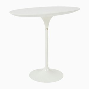 Mesa auxiliar de Ero Saarinen para Knoll International, años 60