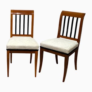 German Biedermeier Chairs in Walnut from Franconia, 1825, Set of 2