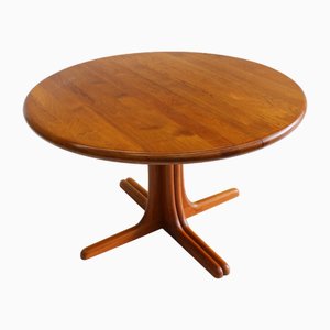 Danish Round Extendable Dining Table in Teak