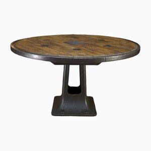 Industrieller Vintage Runder Tisch aus Tannenholz, 1920er