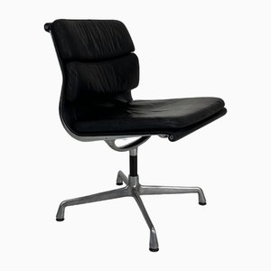 Soft Pad Aluminium Group Chair in Black Leather by Charles & Ray Eames / Eero Saarinen for Herman Miller, 1960s
