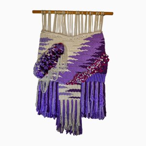 Tapiz de pared de macramé morado con textura, España, años 70