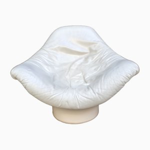 Poltrona modello Rodic in pelle bianca di Mario Brunu per Comfort, anni '70