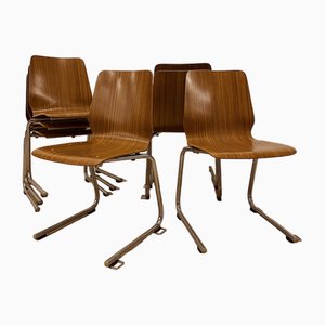 Vintage Stuhl aus Nussholz, 1970er