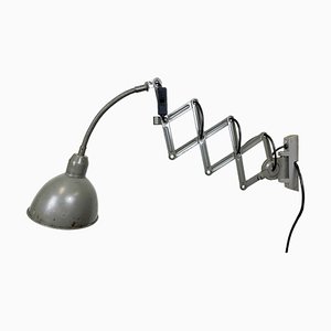 Lámpara de pared industrial en forma de tijera en gris de Elektroinstala, años 60