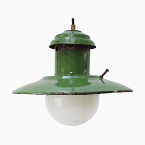 Lampe à Suspension Industrielle Vintage en Émail Vert et Verre Opalin