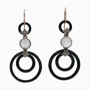 Aretes colgantes de oro rosa y plata con ónix, diamantes y piedras lunares, años 60. Juego de 2