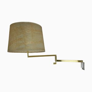 Lámpara de pared minimalista de latón con brazo articulado al estilo de Stilnovo, Italia, años 60