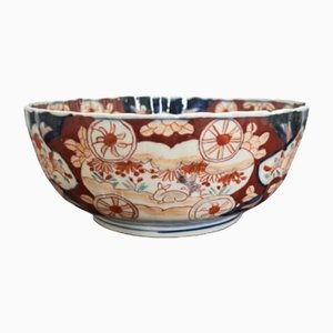 Antique Japanese Imari Bowl with Scallop Shaped Edge, 1900s