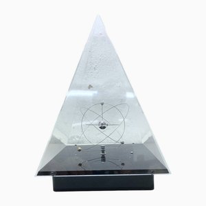 Space Age Atomic Pyramid Tischuhr mit Acrylglas, 1980er
