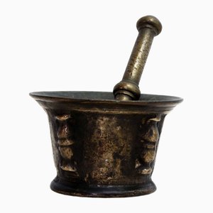 Mortero y maja de bronce, siglo XVII. Juego de 2