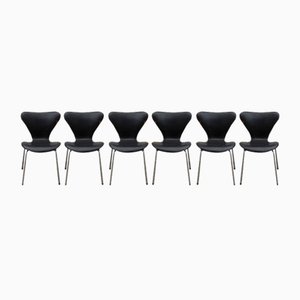 Seven / Sjuan 3107 Chairs in Black Leather by Arne Jacobsen for Fritz Hansen, Denmark, 1967, Set of 6