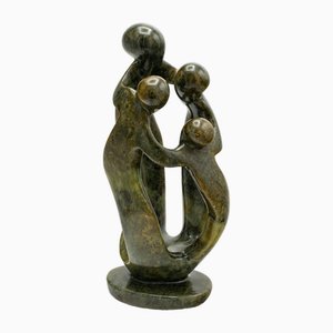 Abstrakte Vintage Familienstatue aus Hartstein, 1960er