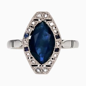 Französischer Art Deco Shuttle Ring aus 18 Karat Weißgold mit Saphir und Diamanten, 1920er