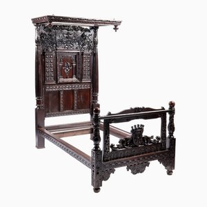 Antique English Bed in Oak, 1650s