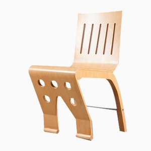 Postmoderner Beistellstuhl aus Schichtholz