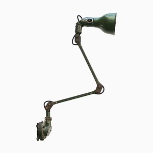 Grüne britische Vintage Maschinist Schreibtischlampe aus Emaille & Gusseisen von Mek Elek