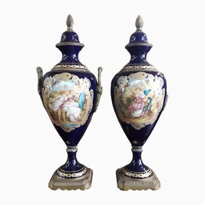 Vasi in porcellana blu cobalto con dipinti e bronzi, set di 2