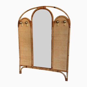 Große italienische Mid-Century Garderobe aus Rattan mit Spiegel und Messinghaken, 1960er