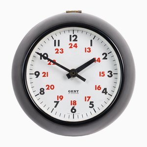 Petite Horloge 24 Heures en Bakélite par Gent of Leicester