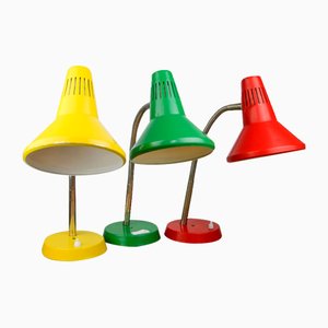 Lámparas de escritorio ajustables de metal pintado en verde, rojo y amarillo y brazos en espiral cromados de Tep, años 80. Juego de 3