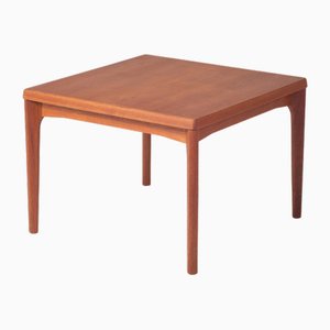 Tavolino da caffè quadrato in teak di Henning Kjærnulf per Vejle Chairs & Furniture Factory, anni '60