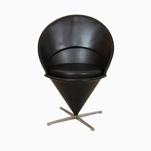 Sedia Cone in pelle nera di Verner Panton per Vitra