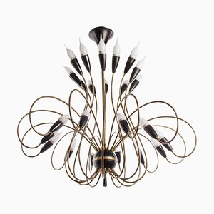 Lámpara de araña Mid-Century grande de latón con 24 luces de Stilnovo, Italia, años 50