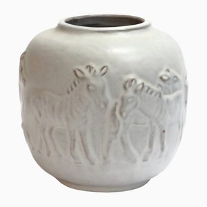 Weiße Zebra Relief Vase von Mobach Utrecht, 1960er