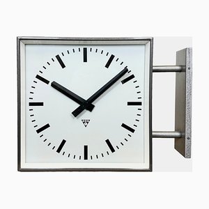 Reloj de pared de fábrica industrial grande cuadrado de doble cara de Pragotron, años 70